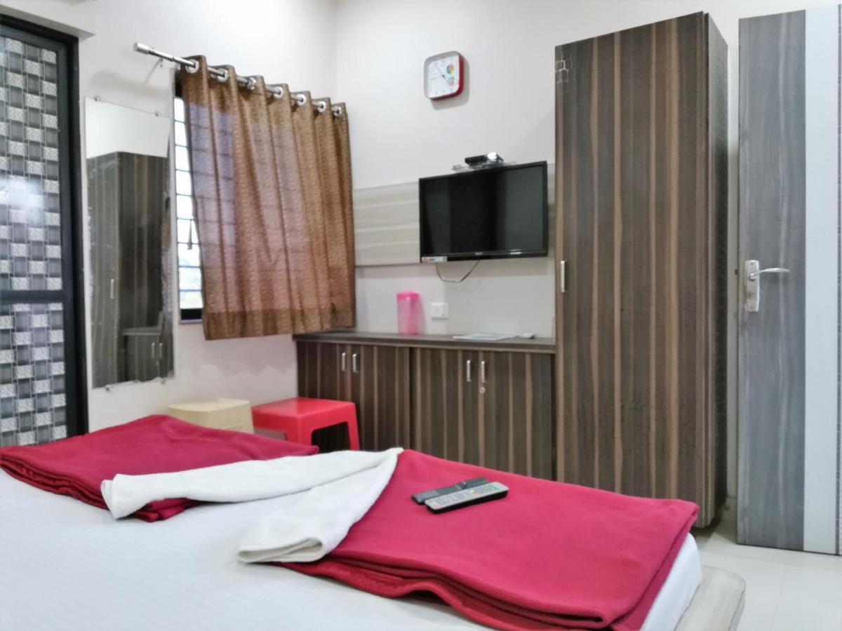 Hotel Shiv Regency Kukma المظهر الخارجي الصورة
