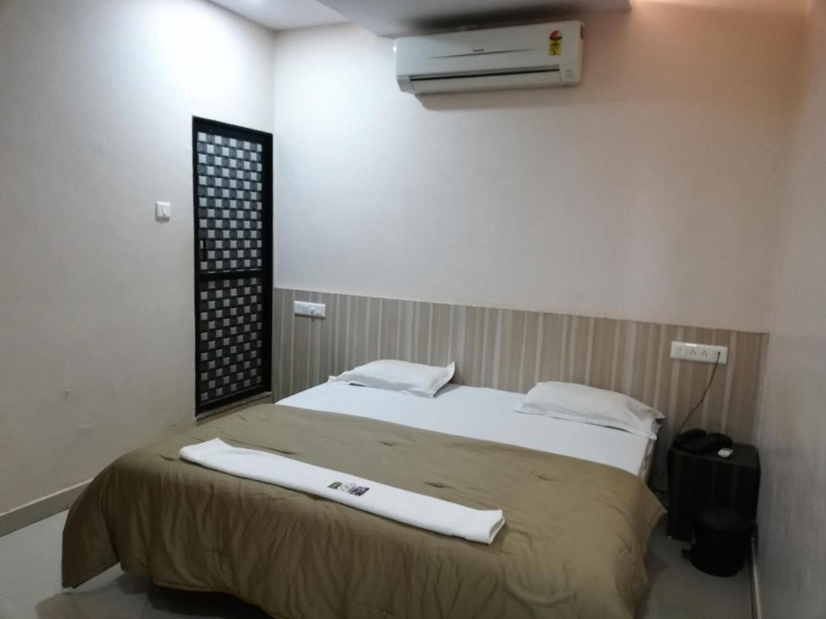 Hotel Shiv Regency Kukma المظهر الخارجي الصورة